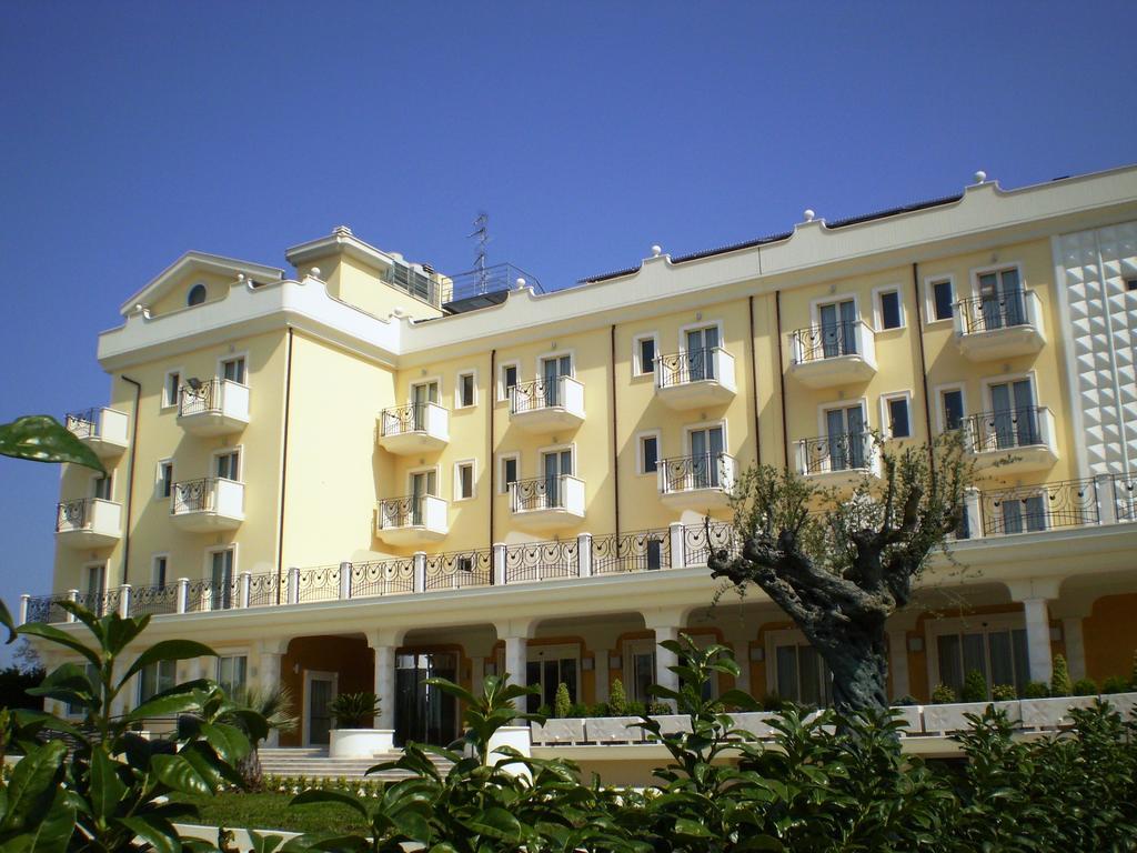 Hotel Concorde Sant'Egidio alla Vibrata Экстерьер фото