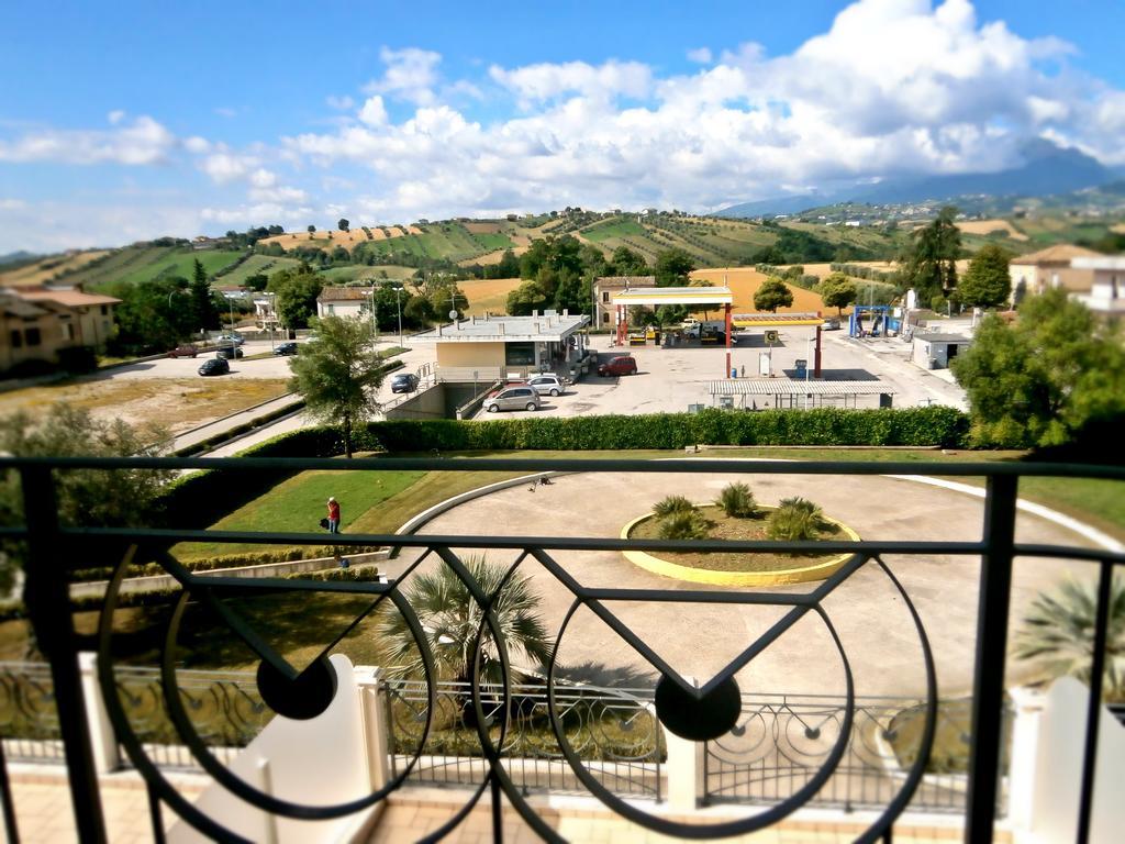 Hotel Concorde Sant'Egidio alla Vibrata Экстерьер фото